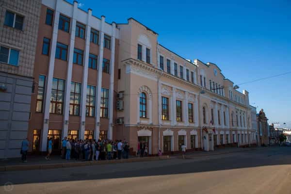 С гидом-историком - по Спасской улице Кирова