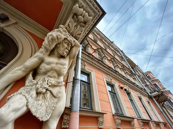 По Литейной части Петербурга - с фланёром