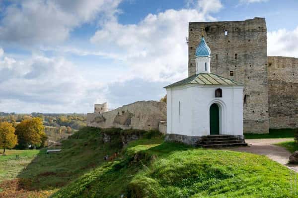 Однодневная экскурсия Псков - Изборск - Печоры