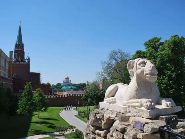 Экскурсия-квест для детей по Александровскому саду