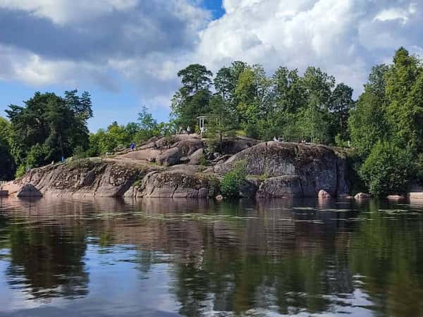 Водная экскурсия вдоль парка Монрепо и по Сайменскому каналу