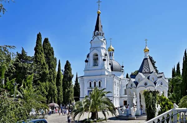 Сочи - любимый курорт россиян. Экскурсия по историческим и памятным местам