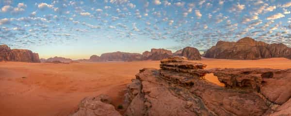 Открывая Иорданию: «живое» и Мёртвое моря, пески пустыни Вади-Рам и скальный город Петра