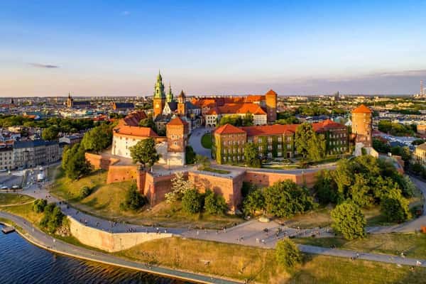 Выездная экскурсия из Варшавы в Краков. Королевский Краков + обед + Казимеж