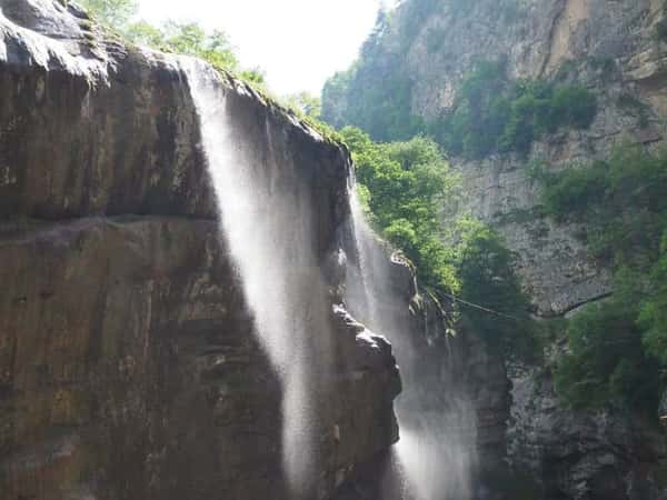 Чегемские водопады фото летом