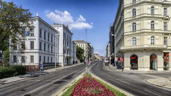 Трансфер из аэропорта в город