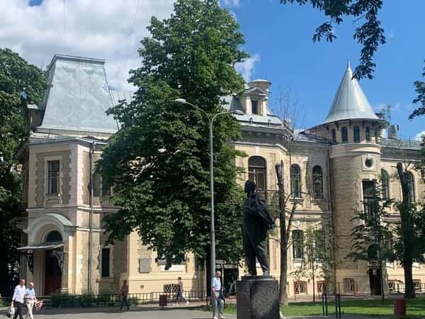 В окрестностях Мясницкой: десять писем о любви и не только