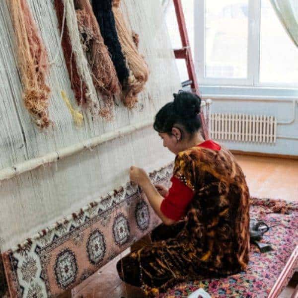 Дары Самарканда: шелка, ковры, керамика, бумага