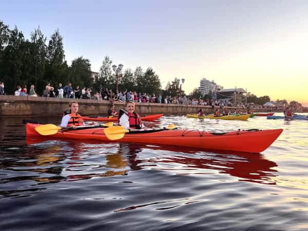 Прогулка на морских каяках вдоль набережной Петрозаводска (в группе)