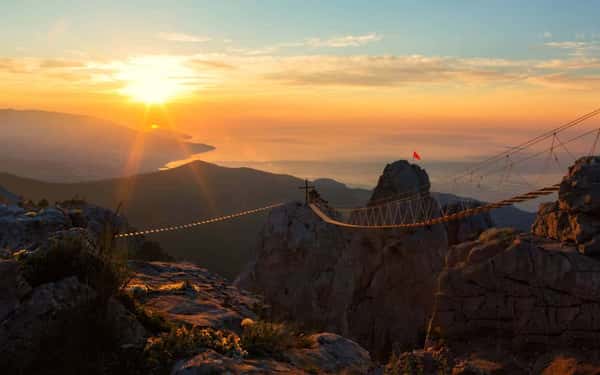 Встреча рассвета на горе Ай-Петри из Партенита