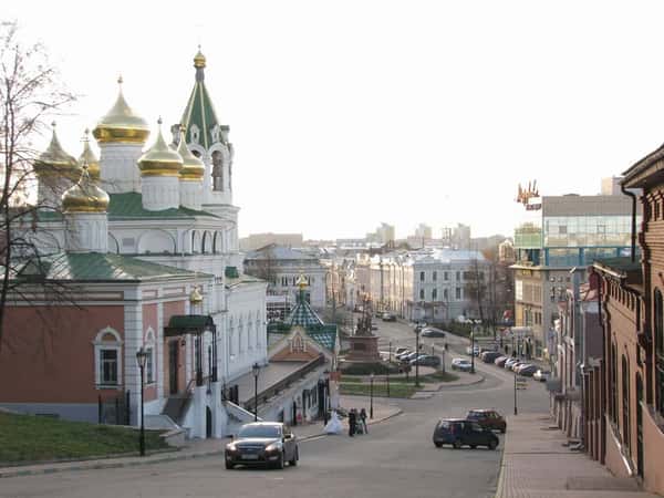 "Пешком по Рождественской" : авторская экскурсия в Нижнем Новгороде