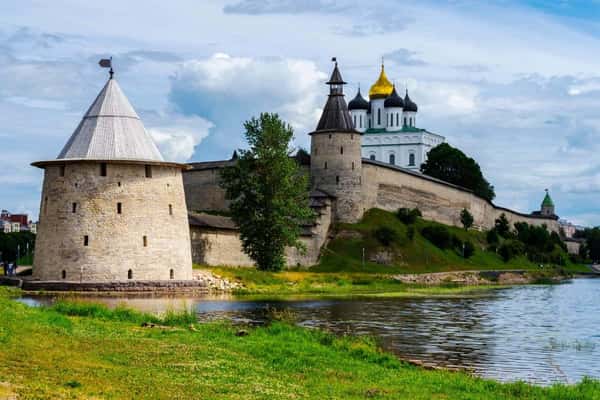 Сокровища Древней Руси: Псков, Полоцк и Браславские озёра с отправлением из Санкт-Петербурга