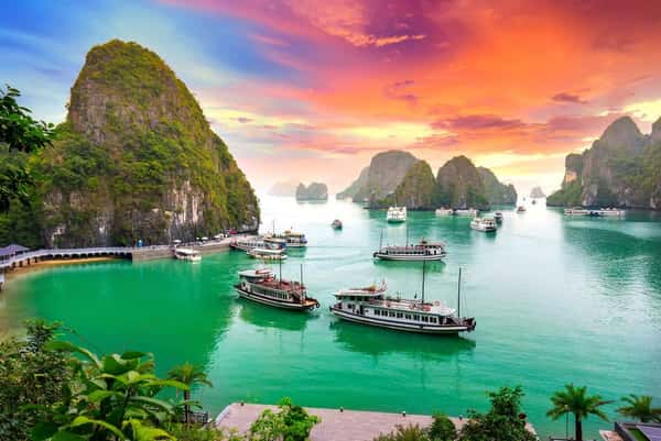 Отпуск мечты во Вьетнаме: круиз по бухте Халонг, райский Ангкор и страна улыбок Камбоджа