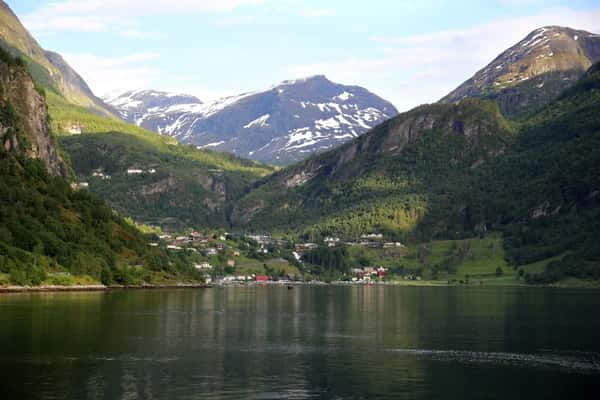 Природа, города и деревушки Норвегии: комфортный тур по живописным местам страны