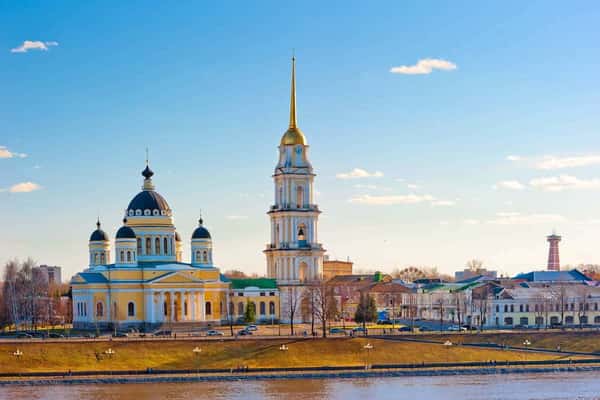 Прогулка по Рыбинскому водохранилищу на катере
