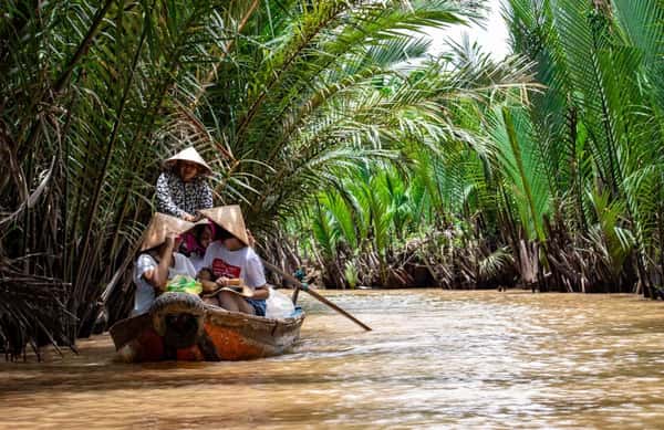 Тропическое путешествие: Вьетнам от райских пляжей до горного курорта и джунглей