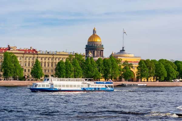 Прогулка по Неве и Финскому заливу на двухпалубном теплоходе