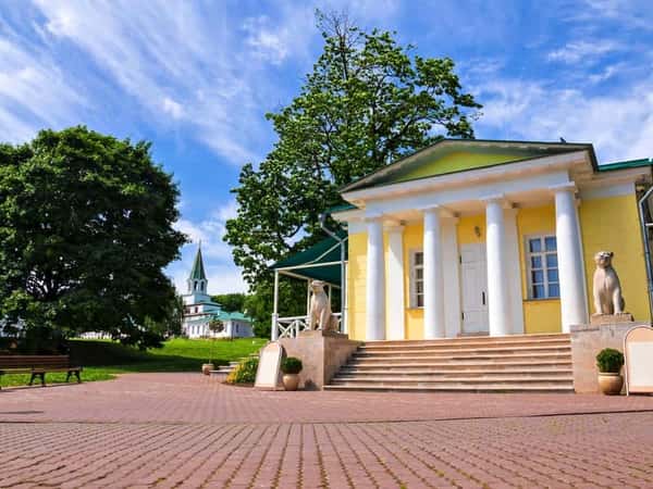 Коломенское: аудиопрогулка по парку + билет в домик Петра I