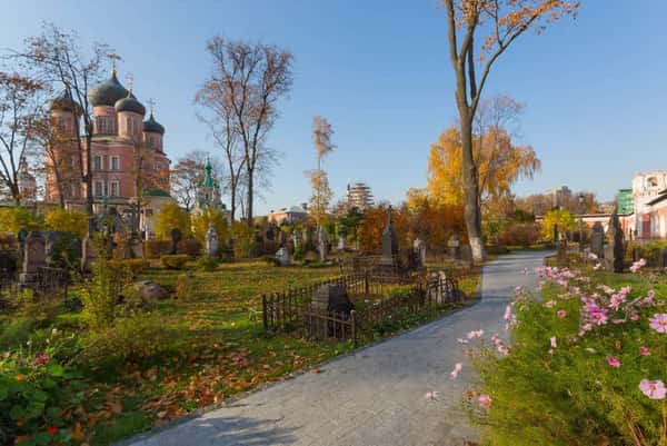 Некрополь Донского монастыря: авторская экскурсия