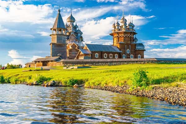 Заповедная Карелия: остров Кижи, Саамская деревня и водопад Кивач