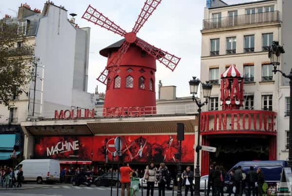 Билеты на шоу в кабаре Moulin Rouge с шампанским