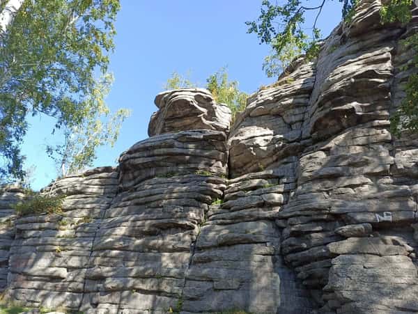 Скала Петрогром - в гости к каменным стражам Урала