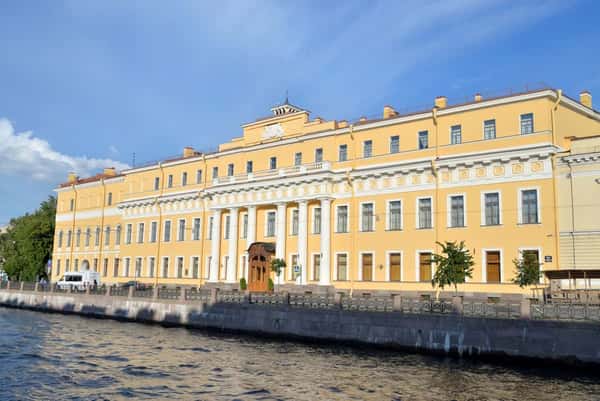 Обзорная автобусная экскурсия с посещением Юсуповского дворца