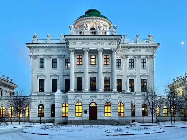 Групповая экскурсия в дом Пашкова