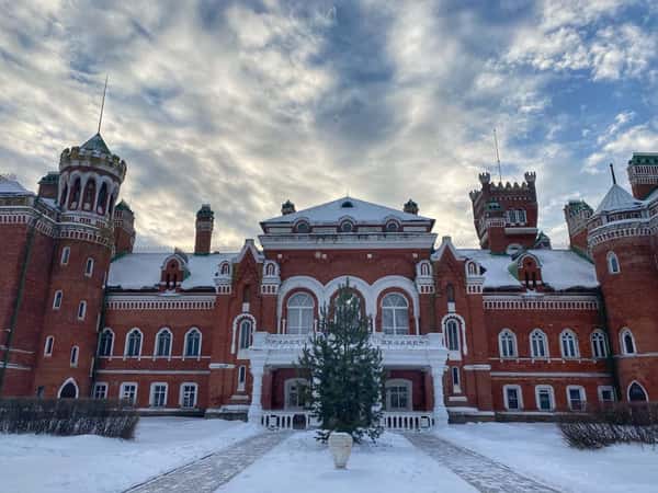 Замок шереметева фото