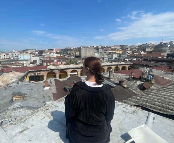 По крышам и трущобам Стамбула