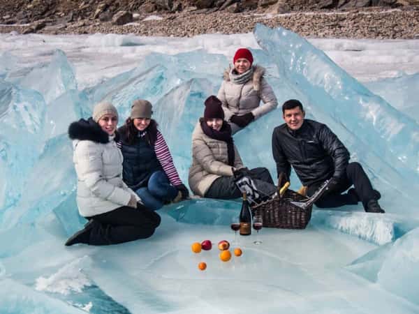 Лёд и пламя: купание в горячих источниках и сокровища зимнего Байкала