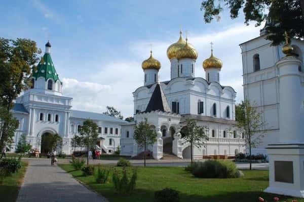 Индивидуальная экскурсия в Кострому из Ярославля