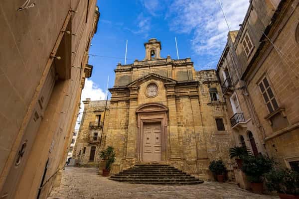 Мальта: прогулка на пароме и «город рыцарей» Биргу