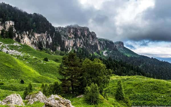 Лаго-Наки: Штормовые волны Каменного Моря