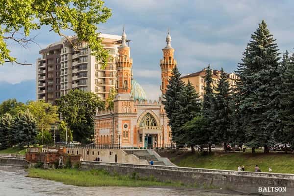 Нескучное знакомство с Владикавказом
