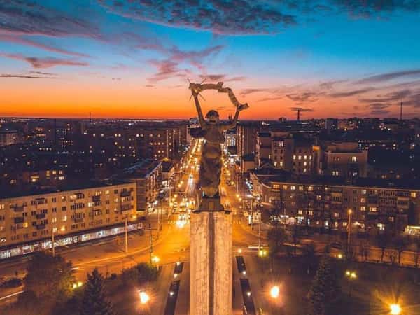 Сияй, вечерняя Калуга