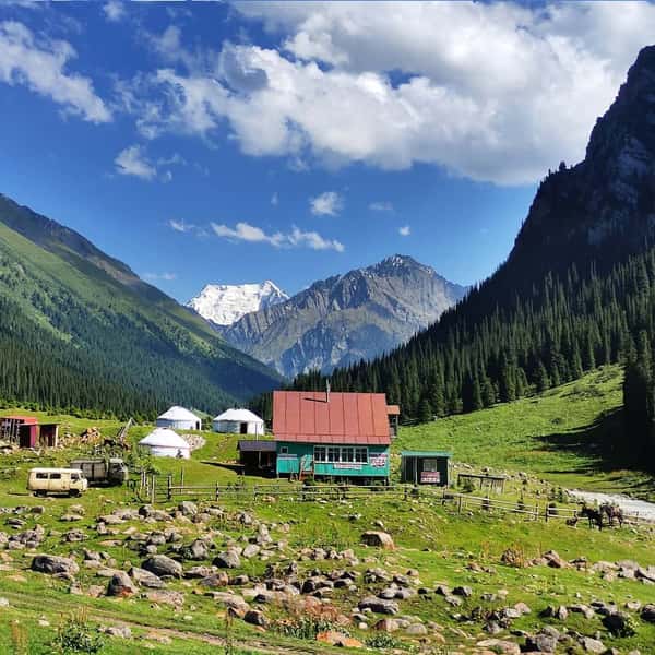 Ущелье Алтын-Аршан, Каракол и термальные источники