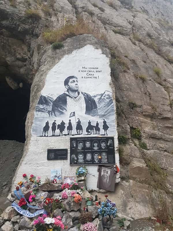 Индивидуальный тур на 2 дня: Северная Осетия+Эльбрус (ночь в отеле в горах)