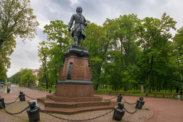 По Кронштадту с профессиональным краеведом