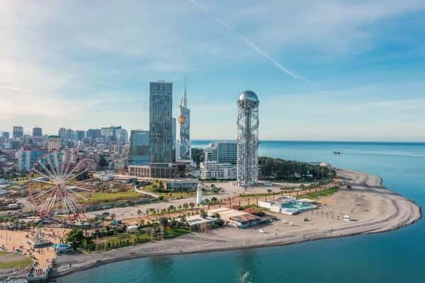 От Тбилиси до Батуми с национальным шоу, фотосессией в костюмах и традиционными обедами