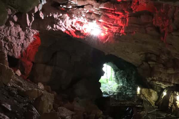 Конный тур к Воронцовским пещерам