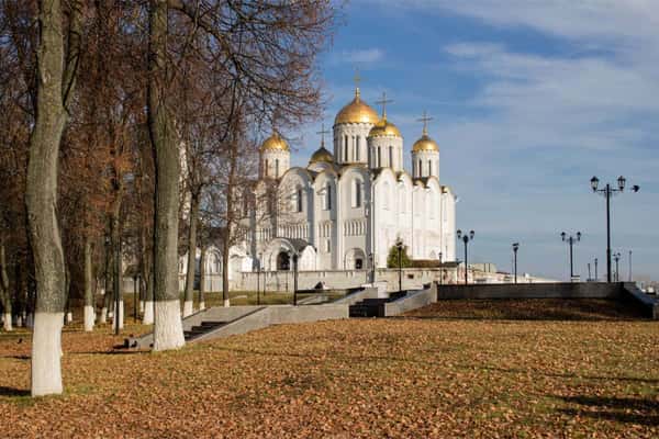 Романские соборы на берегах Клязьмы