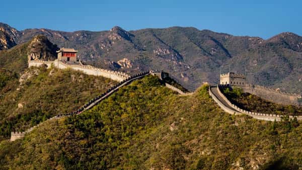 В пригород Пекина - на участок Китайской стены Цзюйюнгуань и в ущелье Лунцинся