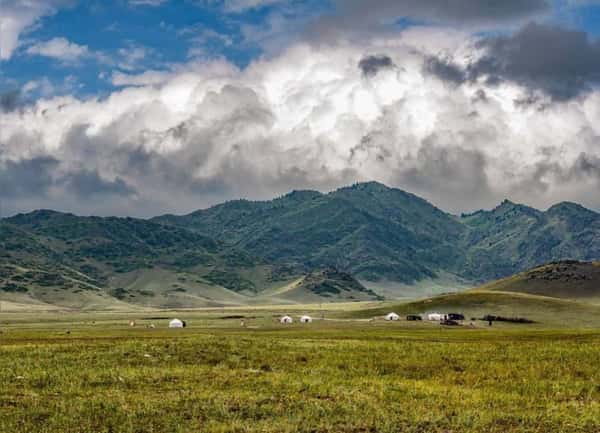 Каньоны Шарын и Бестобе: путешествие в казахскую Исландию
