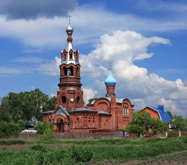 По Боровску с местным жителем