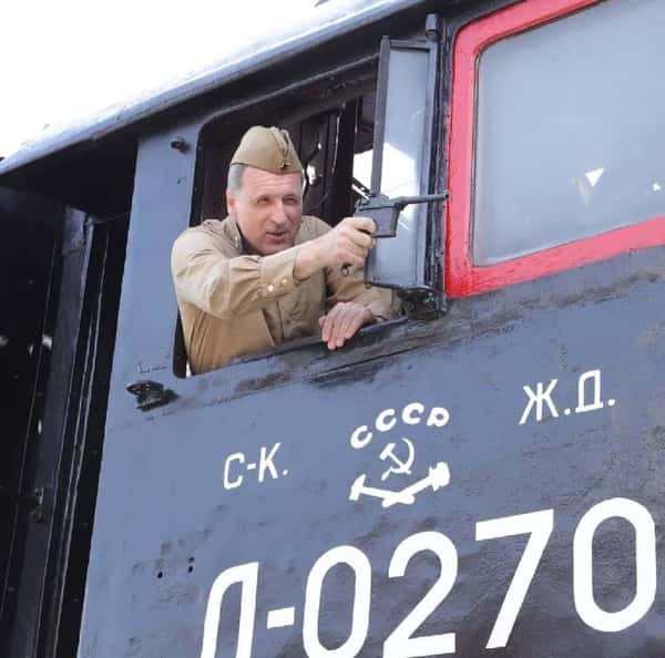 Это не может быть один мужчина, или многоликий Ростов