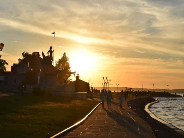 Петрозаводск: прогулка для тех, кто здесь впервые