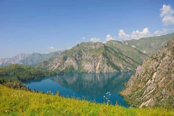 Уикенд в сердце Кыргызстана: отдых в горах и день на озере Сары-Челек