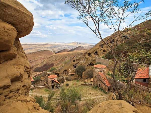 Фотопрогулка в Давид Гареджи. Пустыня и древние монастыри