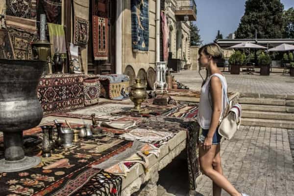 Полный день в Баку: история, легенды